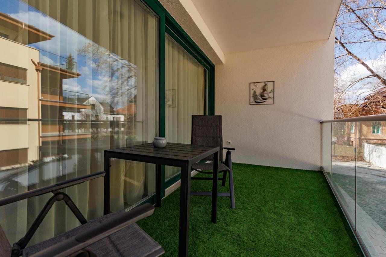 Villa Bauhaus Wellness Apartman Сиофок Екстериор снимка