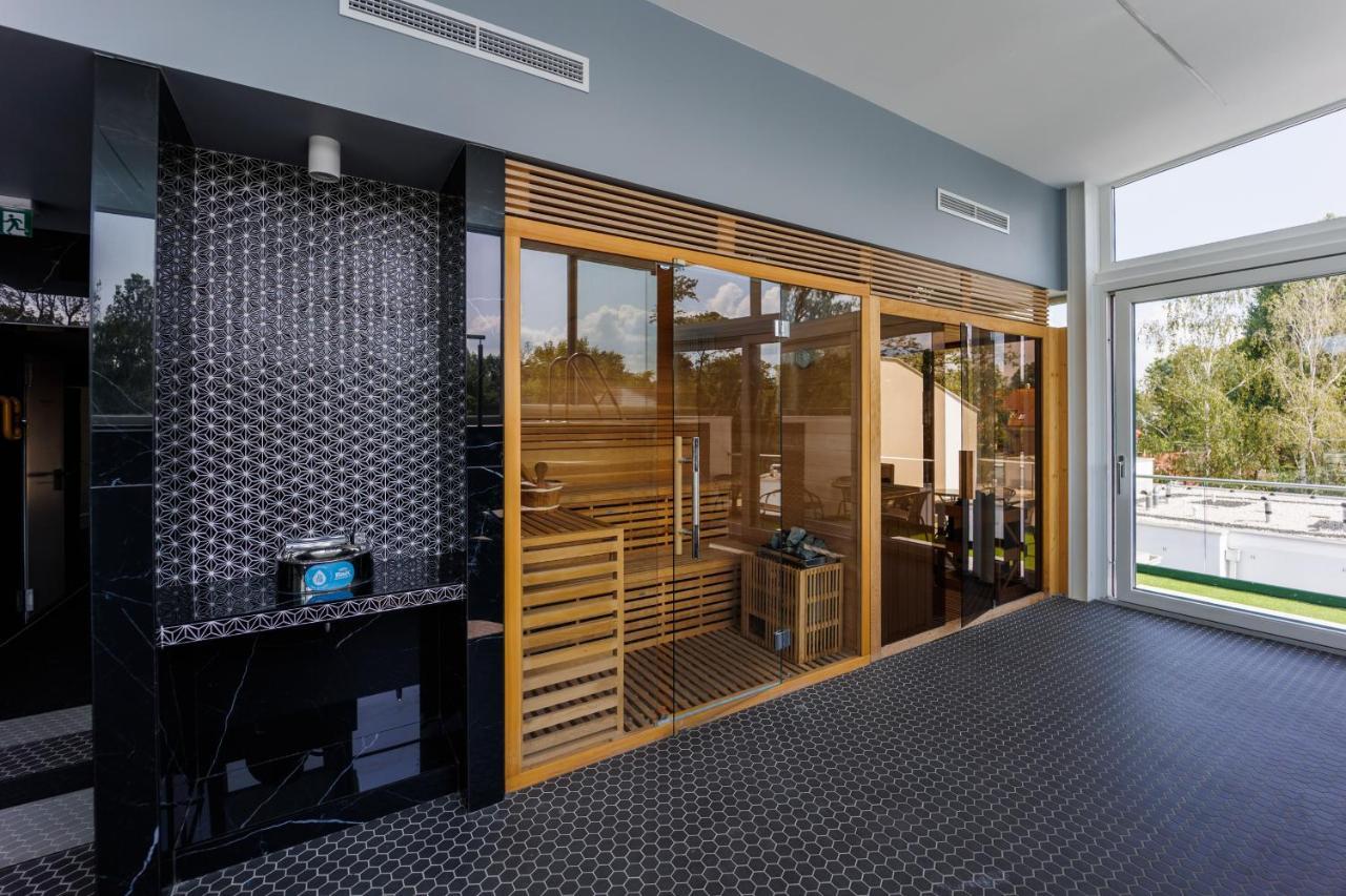 Villa Bauhaus Wellness Apartman Сиофок Екстериор снимка