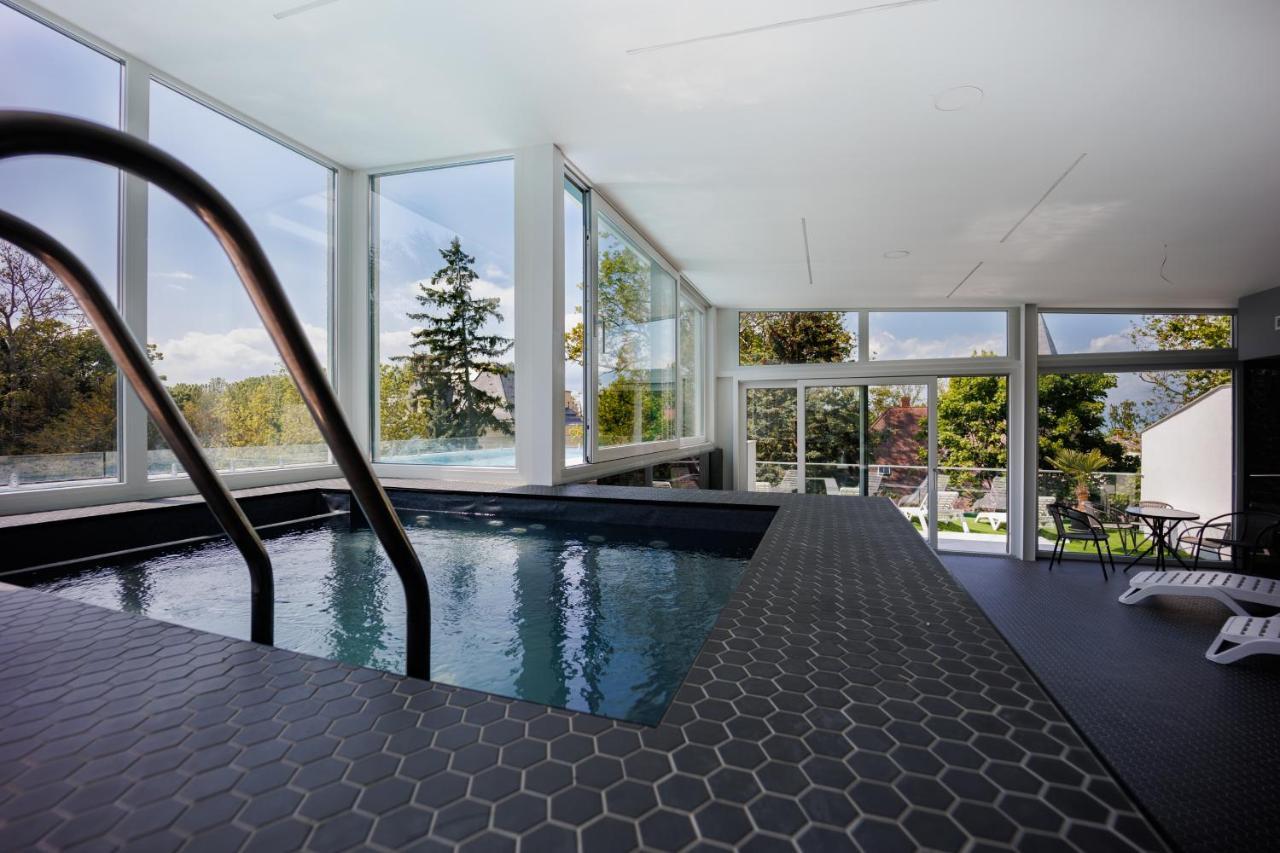 Villa Bauhaus Wellness Apartman Сиофок Екстериор снимка