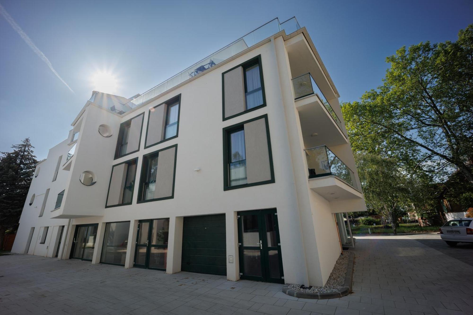 Villa Bauhaus Wellness Apartman Сиофок Екстериор снимка
